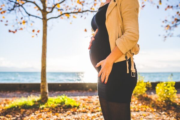 Feeling Baby Move: When it Happens and What if Feels Like