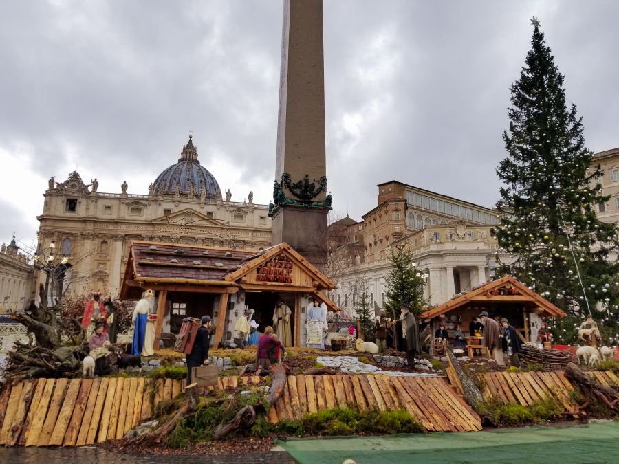6 Reasons to Go to Rome in December