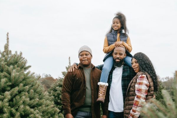 5 Tips To Keep Your Family Bond Strong Through the Challenges of Life