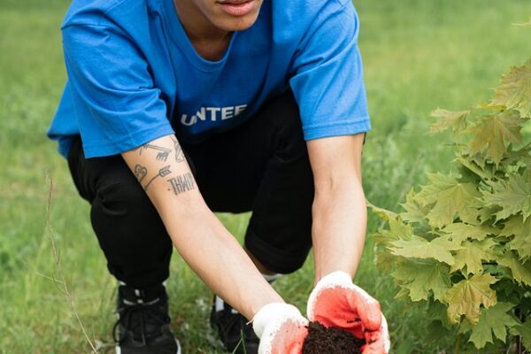 5 Ways Your Small Business Can Give Back to the Community