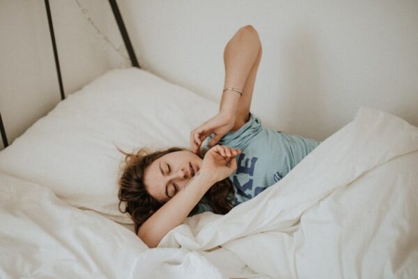 How To Build an Effective Bedtime Routine That Will Help You Fall Asleep