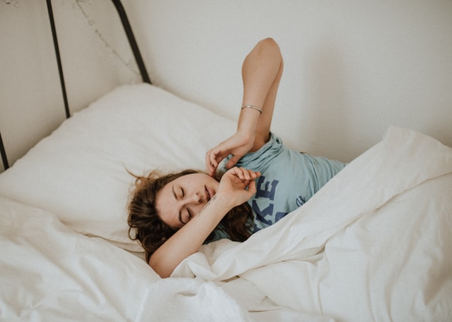 How To Build an Effective Bedtime Routine That Will Help You Fall Asleep