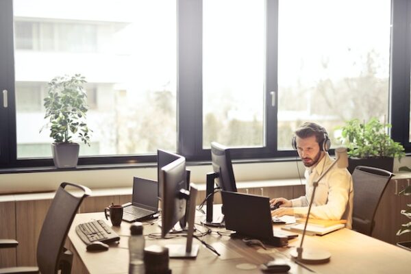 4 Tips on Creating an Effective Induction Program for Your Company
