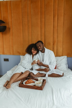 5 Mistakes Men Make That Cause Women to Pull Away